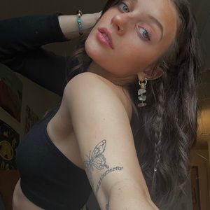 Meet your Posher, Scarlet